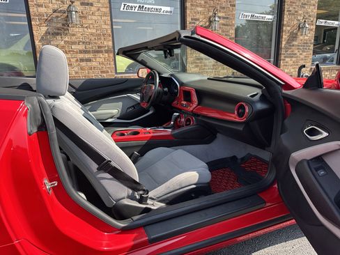 Used 2020 Chevrolet Camaro LT image 17