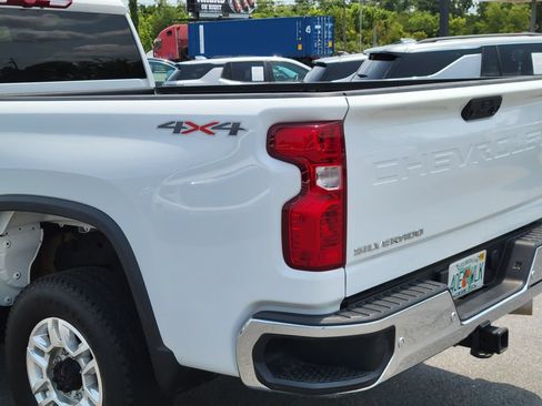 Used 2025 Chevrolet Silverado 2500 LT w/ Safety Package AWD/4WD image 12