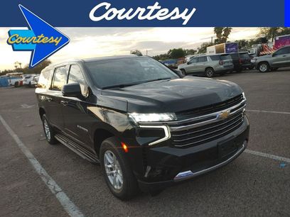 Used 2024 Chevrolet Suburban LT w/ Luxury Package