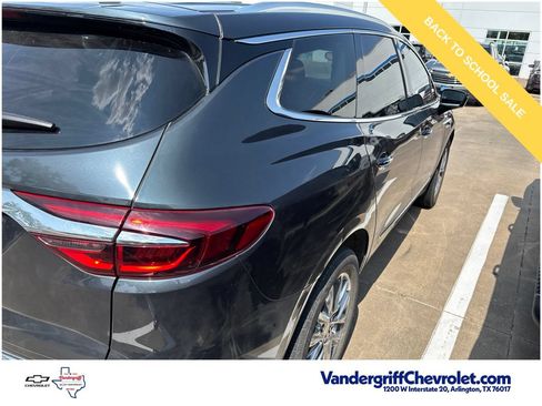 Used 2020 Buick Enclave Essence w/ Sound and Sites Package FWD image 8