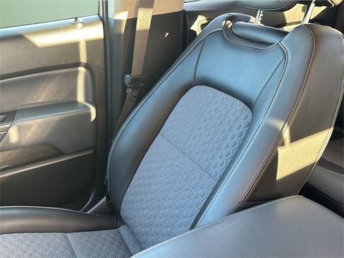 Used 2020 Chevrolet Colorado Z71 image 44