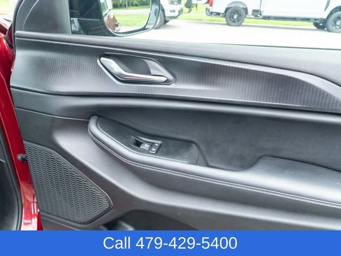 Used 2025 Jeep Grand Cherokee Altitude AWD/4WD image 47