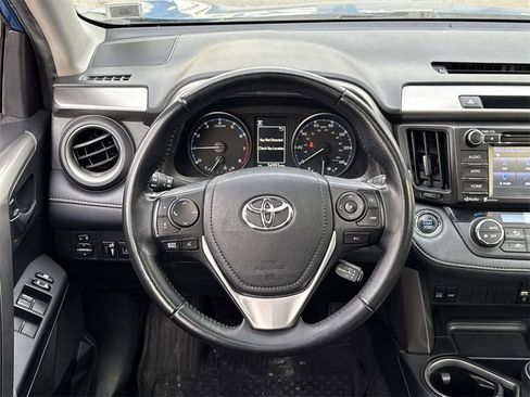 Used 2018 Toyota RAV4 XLE image 14
