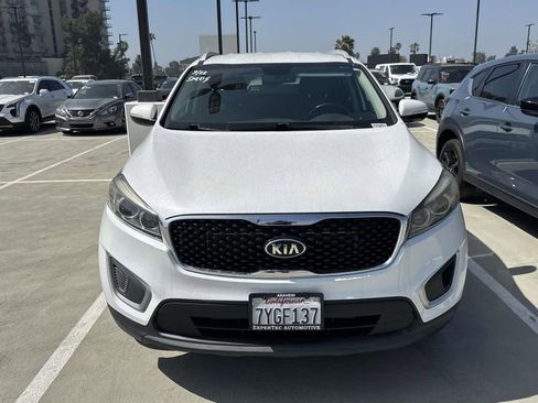 Used 2017 Kia Sorento LX image 10