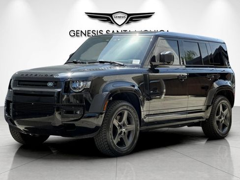 Used 2025 Land Rover Defender 110 X-Dynamic SE AWD/4WD image 9
