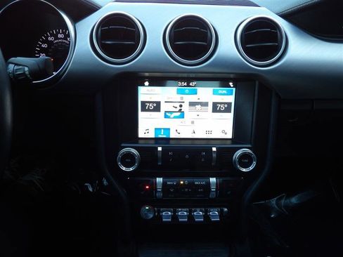 Used 2018 Ford Mustang GT Premium image 19