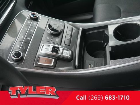 Used 2022 Hyundai Santa Fe SEL AWD/4WD image 40