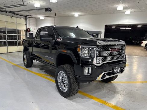 Used 2020 GMC Sierra 2500 Denali w/ Denali Ultimate Package AWD/4WD image 3