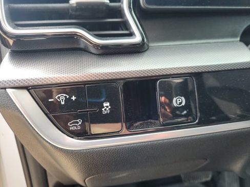 Used 2025 Kia Sportage SX AWD/4WD image 14
