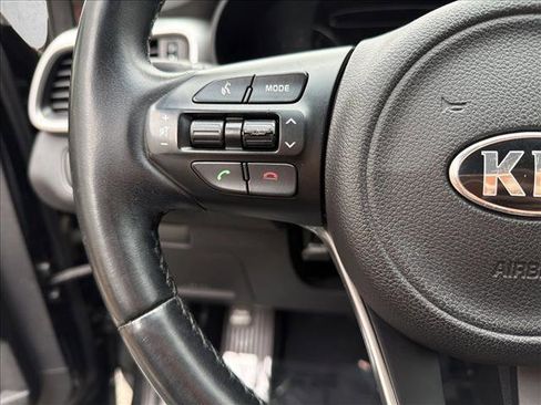 Used 2016 Kia Sorento LX w/ LX Convenience Package image 15