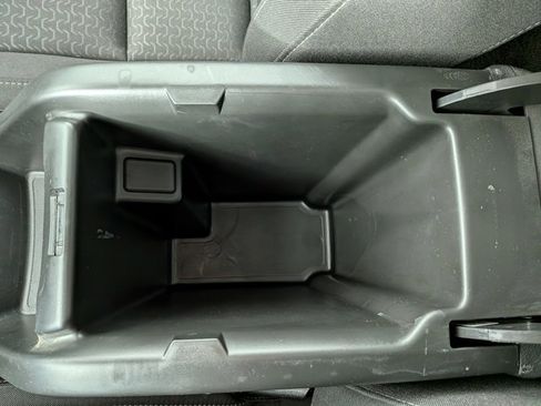 Used 2020 GMC Canyon SLE w/ Driver Alert Package image 19