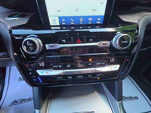 Used 2021 Ford Explorer Platinum w/ Equipment Group 601A AWD/4WD image 33