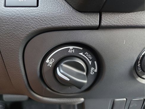 New 2026 Nissan Frontier SV w/ Tow Package image 20