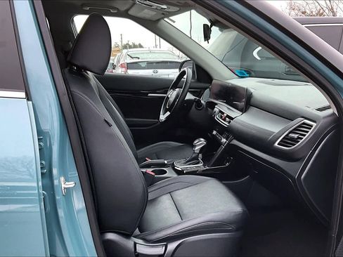 Used 2024 Kia Seltos EX image 7