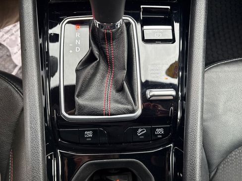 Used 2024 Jeep Compass Trailhawk image 23