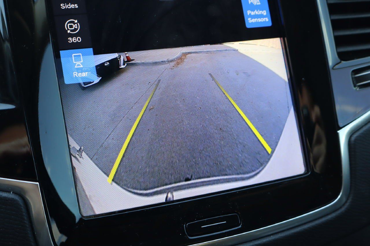 Used 2023 Volvo XC90 B6 Plus w/ Protection Package Premier AWD/4WD image 9