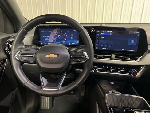 Certified 2025 Chevrolet Equinox LT AWD/4WD image 12
