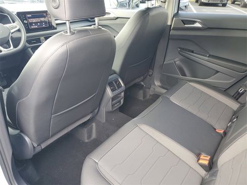 New 2026 Volkswagen Taos SE image 11