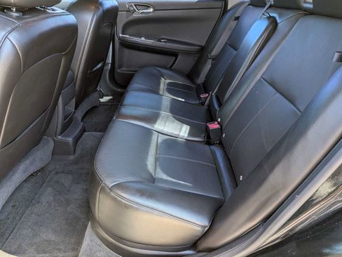 Used 2009 Chevrolet Impala SS w/ Convenience Package FWD image 17