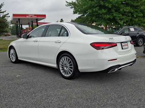 Used 2022 Mercedes-Benz E 350 4MATIC Sedan image 4