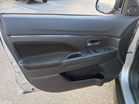 Used 2023 Mitsubishi Outlander Sport ES image 16