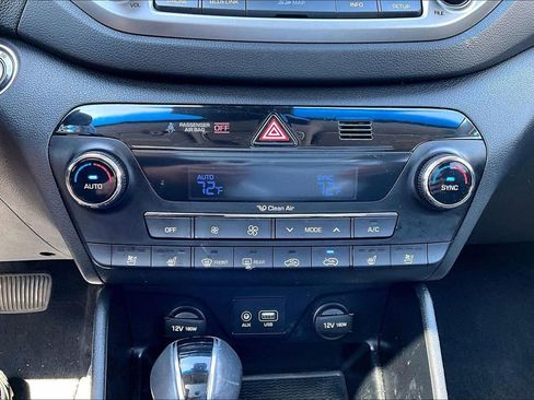 Used 2016 Hyundai Tucson Limited w/ Option Group 03 AWD/4WD image 16