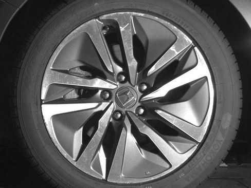 Used 2018 Honda Accord Hybrid image 9