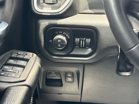 Used 2025 RAM 1500 Big Horn AWD/4WD image 18