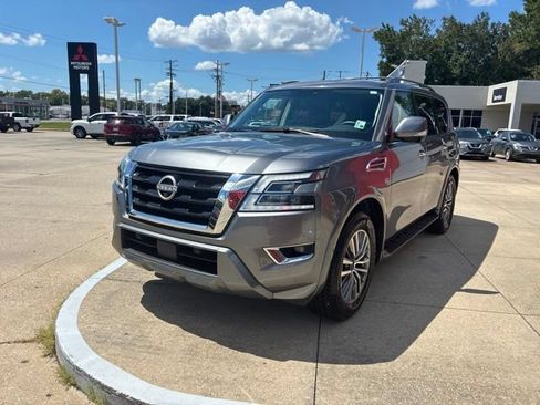 Used 2021 Nissan Armada SL w/ Captain's Chairs Package RWD image 3