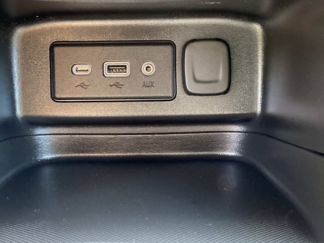 Used 2024 Chevrolet Equinox LT FWD image 11