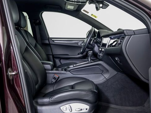Certified 2023 Porsche Macan S AWD/4WD image 7