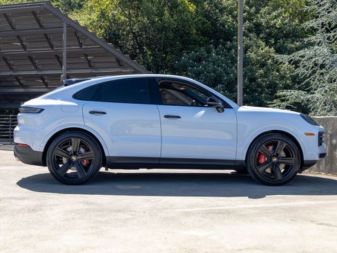 New 2026 Porsche Cayenne S image 12