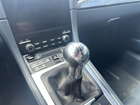 Used 2024 Porsche 718 Cayman image 8