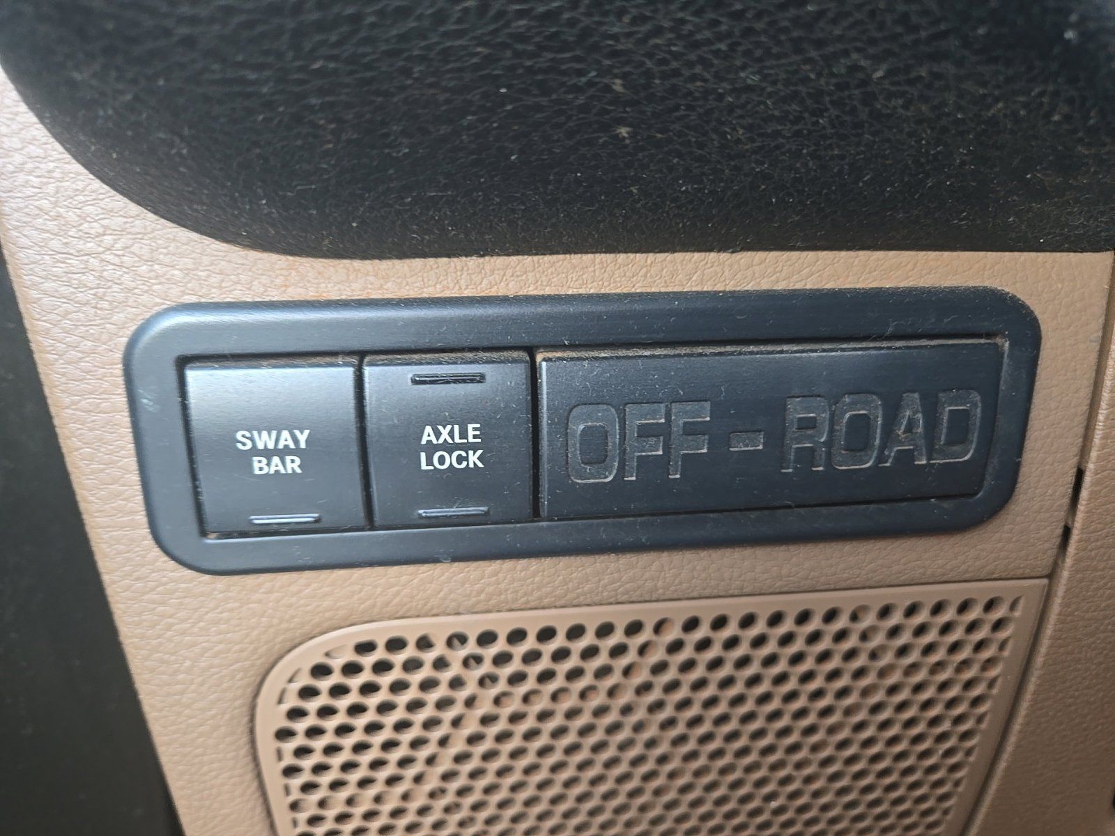 Used 2015 Jeep Wrangler Unlimited Rubicon w/ Connectivity Group AWD/4WD image 20