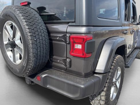 Used 2022 Jeep Wrangler Unlimited Sahara w/ LED Lighting Group image 37