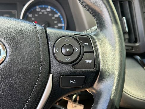 Used 2017 Toyota RAV4 XLE FWD image 13