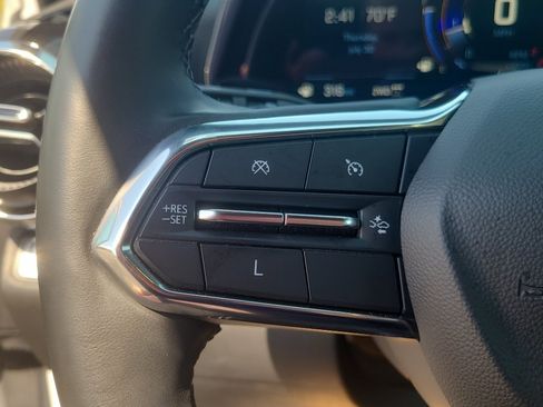 Used 2025 Chevrolet Equinox LT AWD/4WD image 31