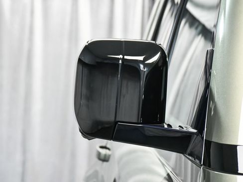 Used 2023 Land Rover Defender 110 X-Dynamic SE image 70