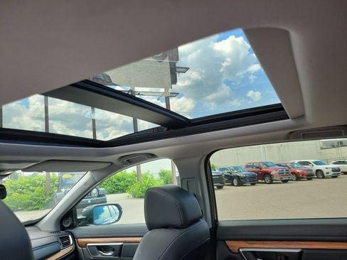 Used 2019 Honda CR-V Touring image 17