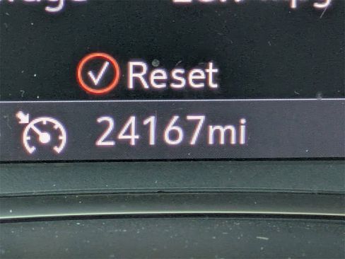 Used 2024 Chevrolet Equinox Premier image 32