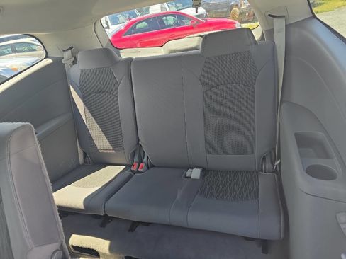 Used 2016 Chevrolet Traverse LT w/ Style and Technology Package image 13