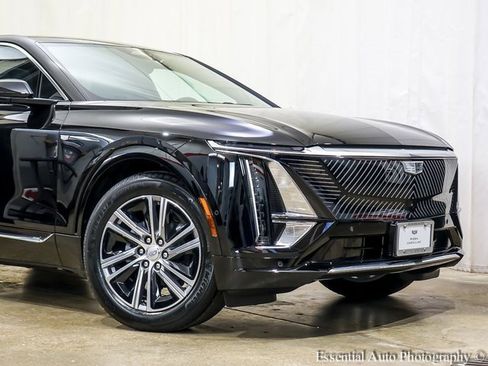New 2025 Cadillac Lyriq Luxury image 2