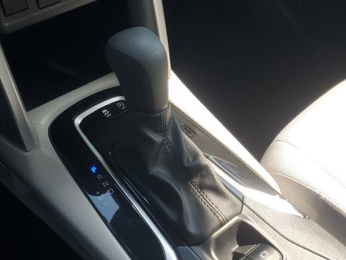 Certified 2023 Toyota Corolla Cross L AWD/4WD image 29