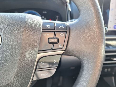 Used 2025 Toyota Camry LE image 16