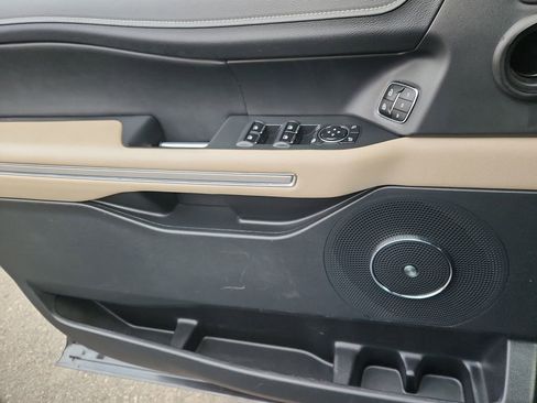 Used 2024 Ford Expedition Max Limited image 9