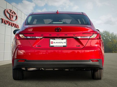 Used 2026 Toyota Camry LE image 4