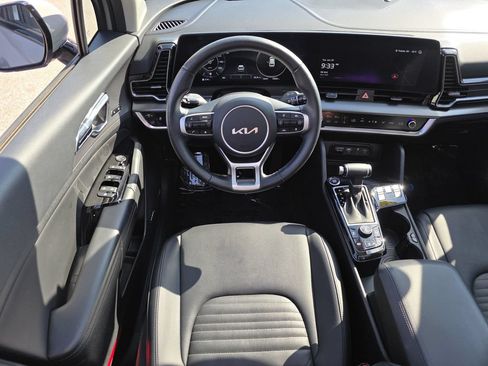 Used 2024 Kia Sportage SX AWD/4WD image 2