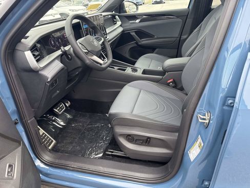 New 2026 Volkswagen Tiguan SE R-Line AWD/4WD image 8
