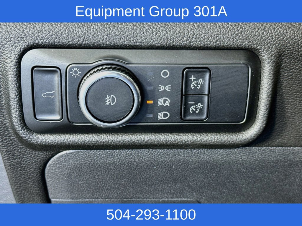 Used 2024 Ford Explorer Limited w/ Limited Technology Package RWD image 12
