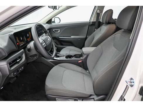 New 2025 Kia K4 K4 LX image 16
